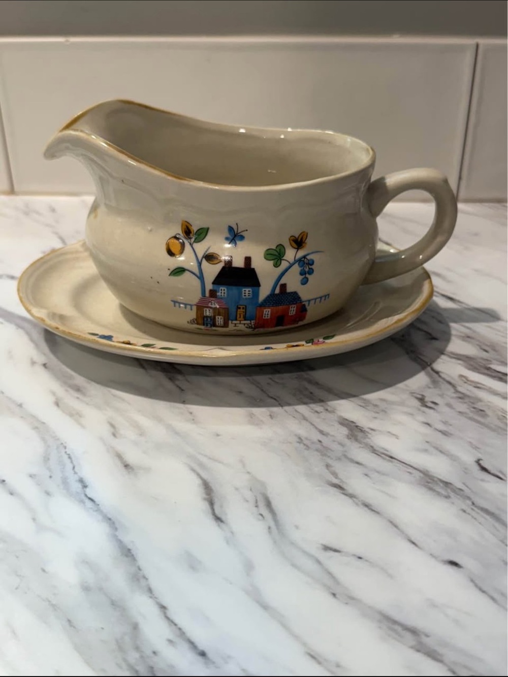 Heartland by INTERNATIONAL Gravy Boat & Underplate/Relish